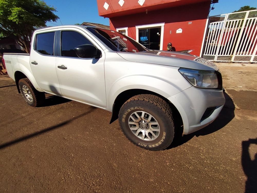 VENDO CAMIONETA NISSAN 4X4 